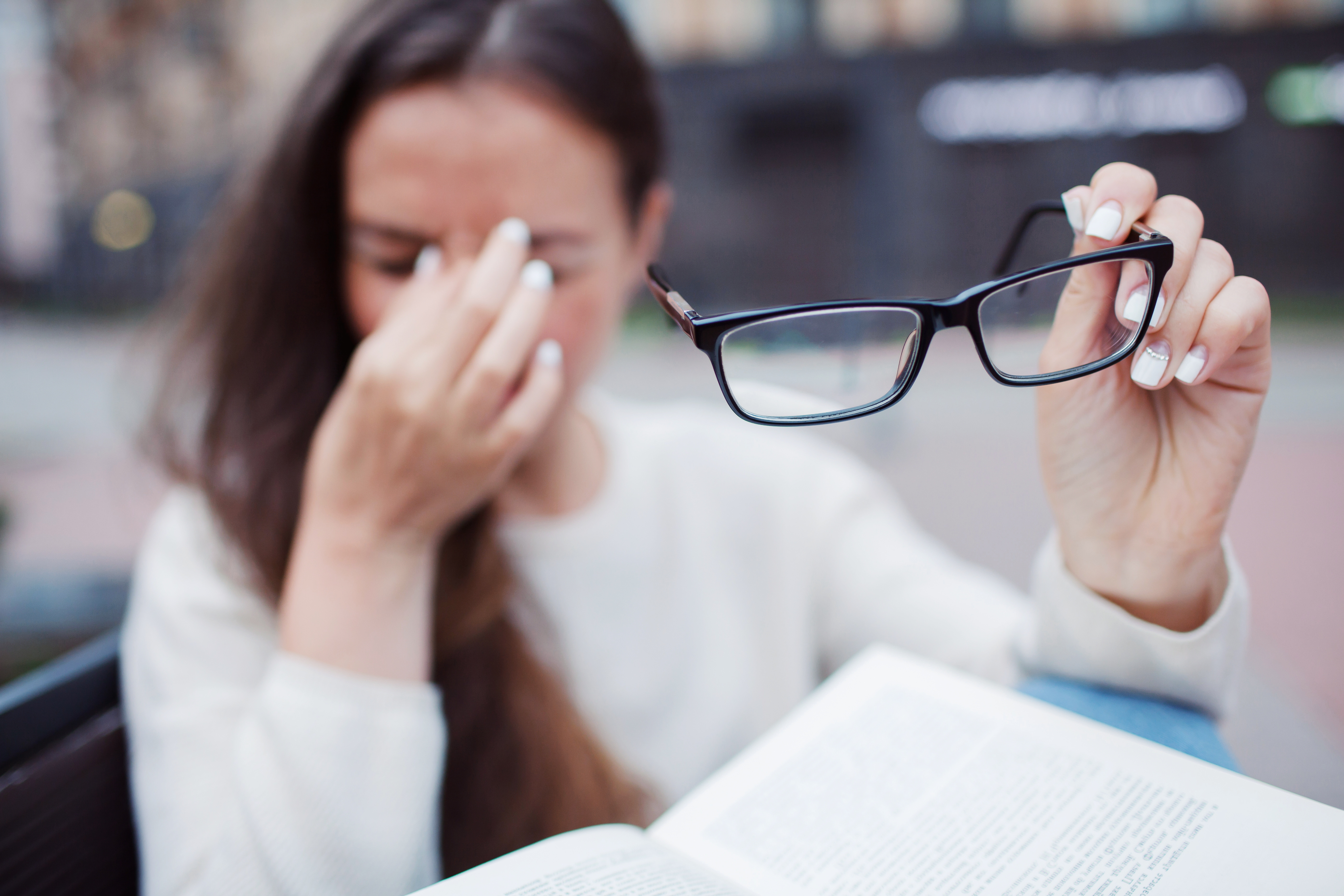 Fatigue oculaire due à la lumière bleue des écrans